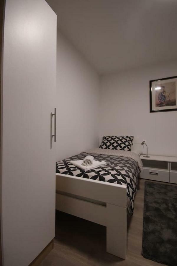Apartman F&F Otocac Exterior photo